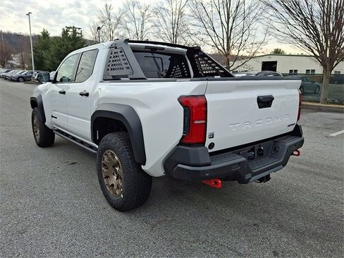 New 2025 Toyota Tacoma Trailhunter image 3