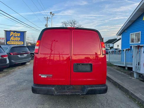 Used 2013 Chevrolet Express 2500 image 5