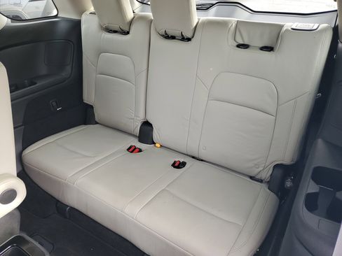 Certified 2022 Nissan Pathfinder SV w/ SV Premium Package image 17