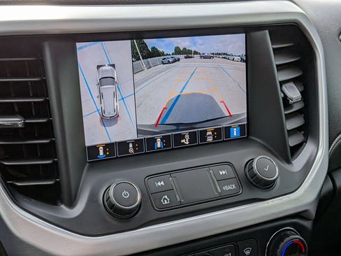Used 2021 GMC Acadia SLT w/ Technology Package AWD/4WD image 19