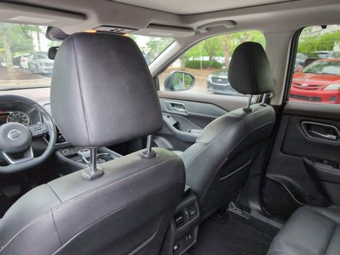 Used 2021 Nissan Rogue SL FWD image 18