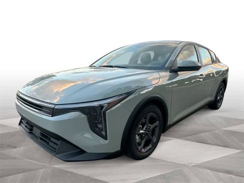 New 2026 Kia K4 LXS image 4