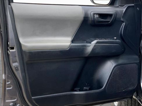Used 2018 Toyota Tacoma SR w/ SR Convenience Package RWD image 20