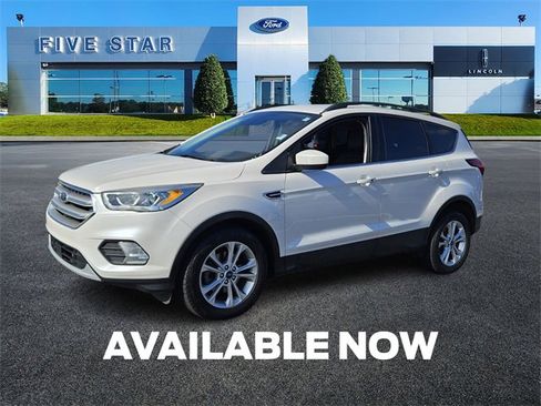 Used 2019 Ford Escape SEL image 3