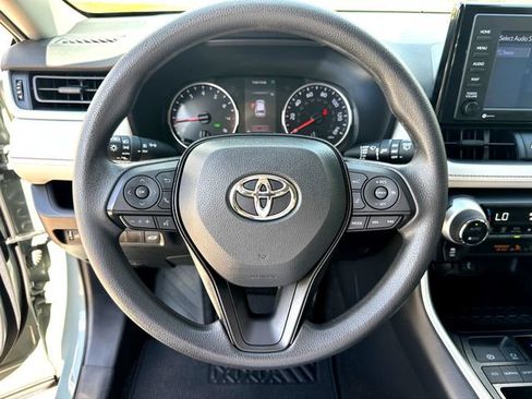 Used 2021 Toyota RAV4 XLE w/ Convenience Package FWD image 11