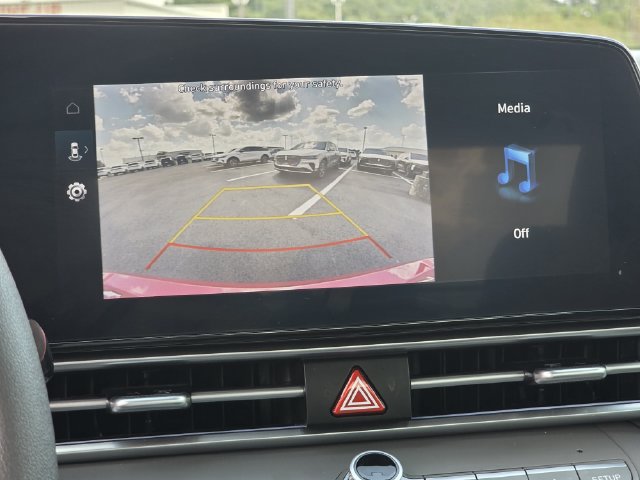 Used 2024 Hyundai Elantra SEL FWD image 12