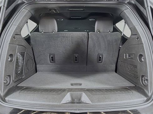Used 2022 Chevrolet Tahoe LT w/ Luxury Package AWD/4WD image 14