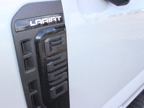 Used 2025 Ford F250 Lariat w/ Black Appearance Package AWD/4WD image 2