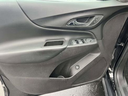 Used 2019 Chevrolet Equinox LT image 16