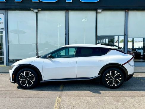 Used 2022 Kia EV6 Wind image 2
