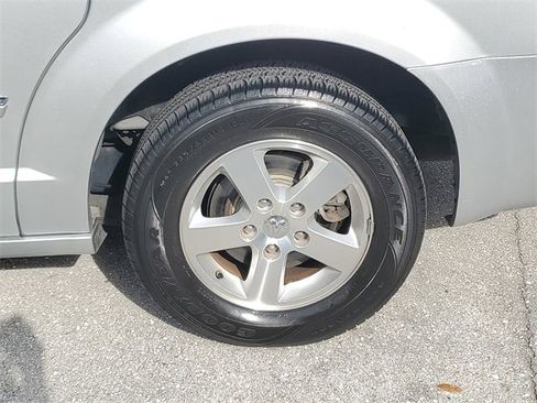 Used 2009 Dodge Grand Caravan SXT w/ Entertainment Group 2 image 5