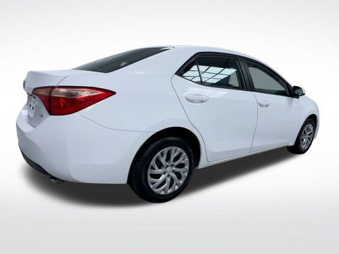 Used 2017 Toyota Corolla LE w/ Carpet Mat Package (TMS) FWD image 8