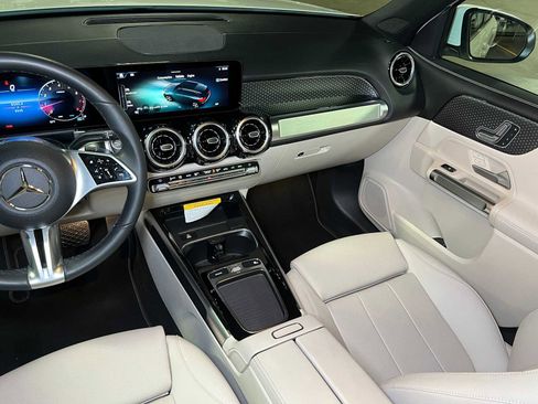 Certified 2025 Mercedes-Benz GLB 250 4MATIC image 35