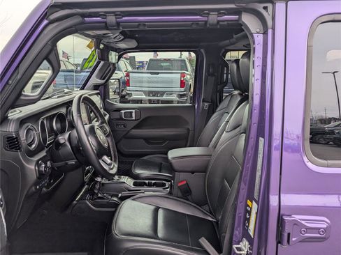 Used 2023 Jeep Wrangler Sahara w/ Cold Weather Group image 15