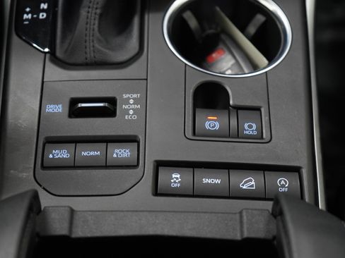 Used 2021 Toyota Highlander XLE image 21