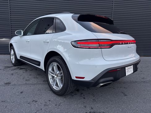 Certified 2025 Porsche Macan image 3