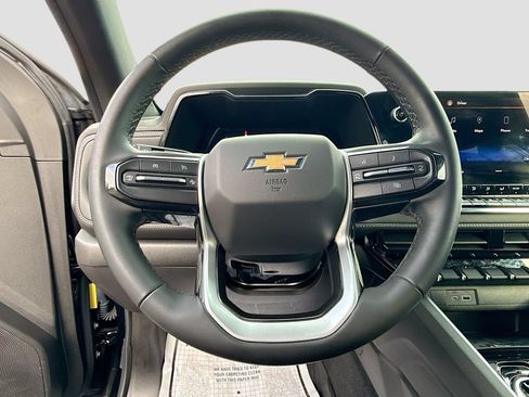 Used 2023 Chevrolet Colorado LT w/ LT Convenience Package II AWD/4WD image 13