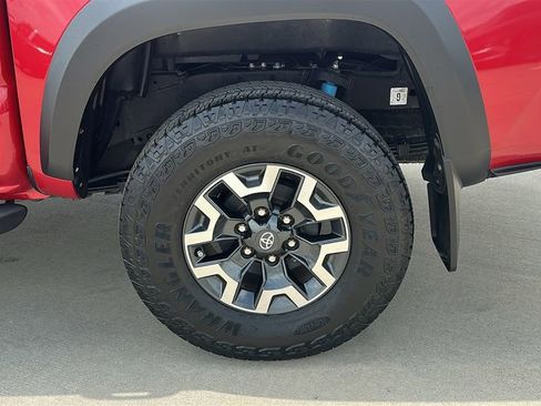 Used 2023 Toyota Tacoma TRD Off-Road w/ Technology Package image 18