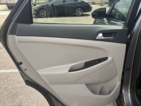 Used 2021 Hyundai Tucson SE image 12