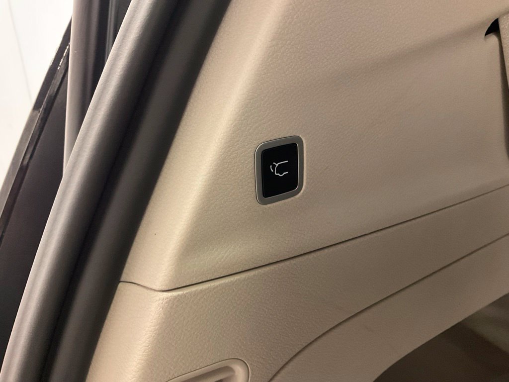 Used 2024 Chrysler Pacifica Touring-L FWD image 29
