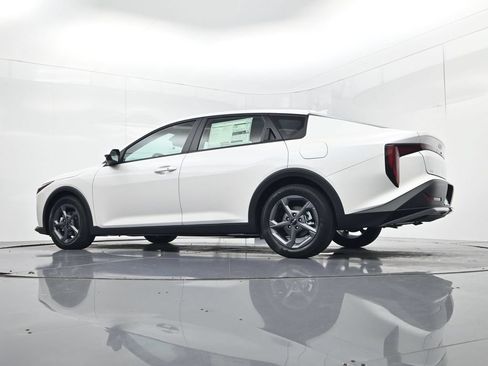 New 2026 Kia K4 FWD image 40