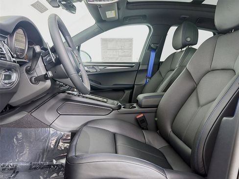 New 2026 Porsche Macan Turbo image 5