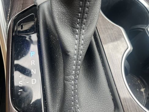 Used 2023 Toyota Highlander Platinum image 18