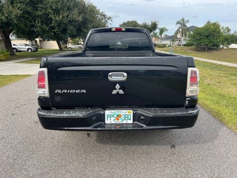 Used 2008 Mitsubishi Raider LS image 7