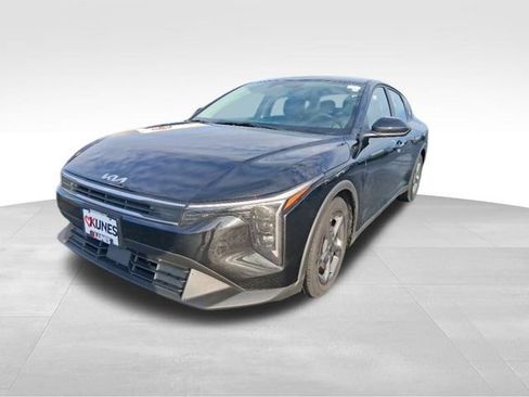 Used 2025 Kia K4 LXS image 4
