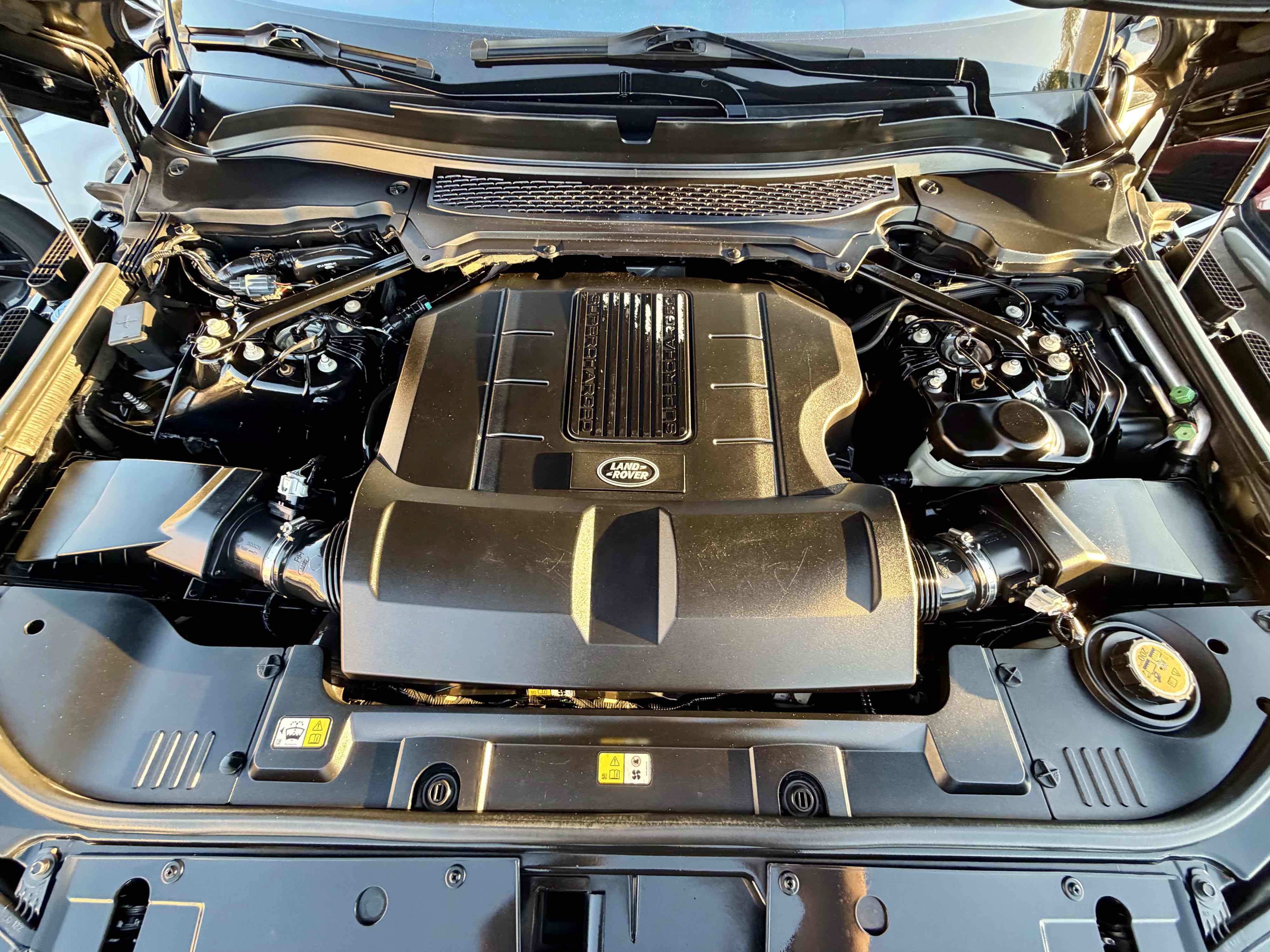 Used 2016 Land Rover Range Rover Supercharged AWD/4WD image 38