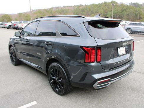 Used 2022 Kia Sorento SX image 5