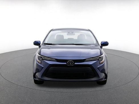 Used 2025 Toyota Corolla LE FWD image 2