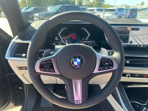 New 2026 BMW X7 xDrive40i w/ M Sport Package AWD/4WD image 14