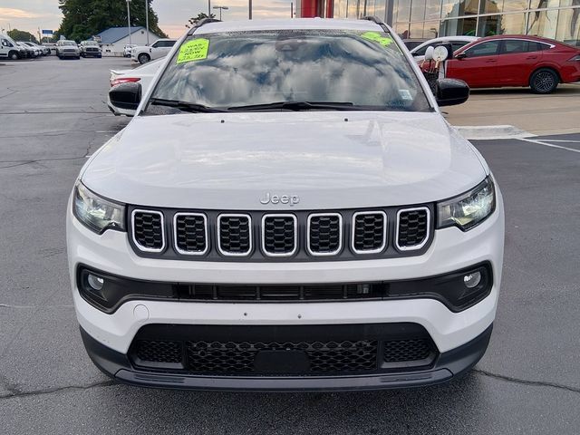 Used 2024 Jeep Compass Latitude AWD/4WD image 8