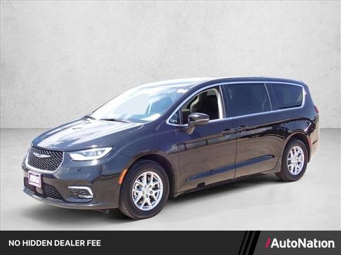 Used 2024 Chrysler Pacifica Touring-L FWD image 1