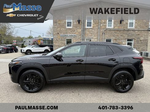 Used 2025 Chevrolet Trax ACTIV w/ Driver Confidence Package FWD image 3