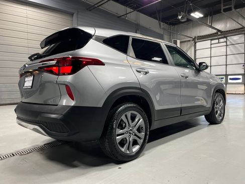 Used 2021 Kia Seltos LX AWD/4WD image 7