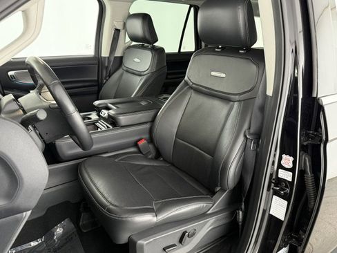 Used 2025 Ford Expedition Max Platinum AWD/4WD image 9