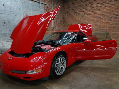 Used 2002 Chevrolet Corvette Z06 w/ Memory Pkg RWD image 26