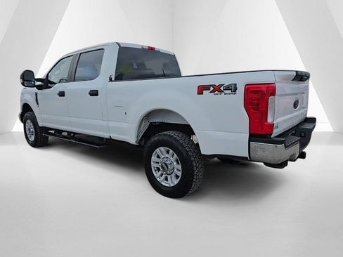 Used 2019 Ford F250 XL w/ STX Appearance Package image 6