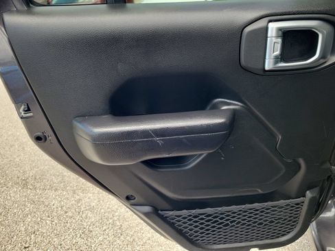 Used 2024 Jeep Wrangler Unlimited Sport AWD/4WD image 13