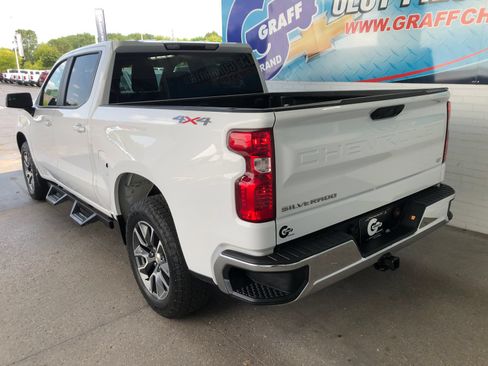 Used 2024 Chevrolet Silverado 1500 LT AWD/4WD image 6