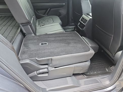 Used 2024 Volkswagen Atlas Cross Sport SE AWD/4WD image 86