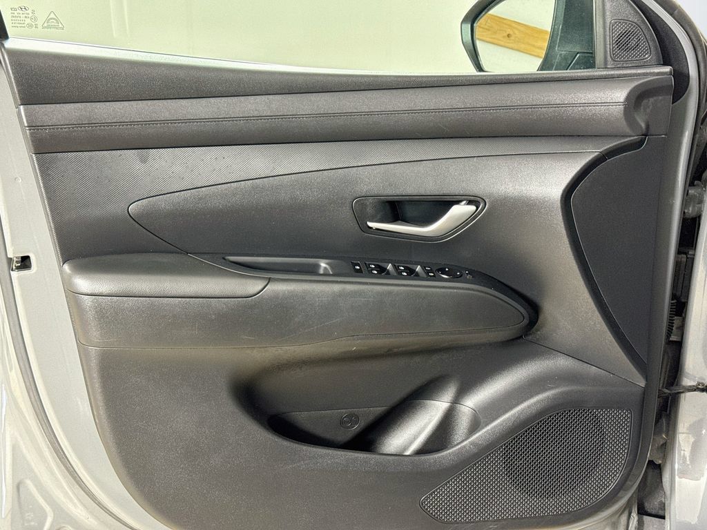 Used 2025 Hyundai Tucson SEL AWD/4WD image 16