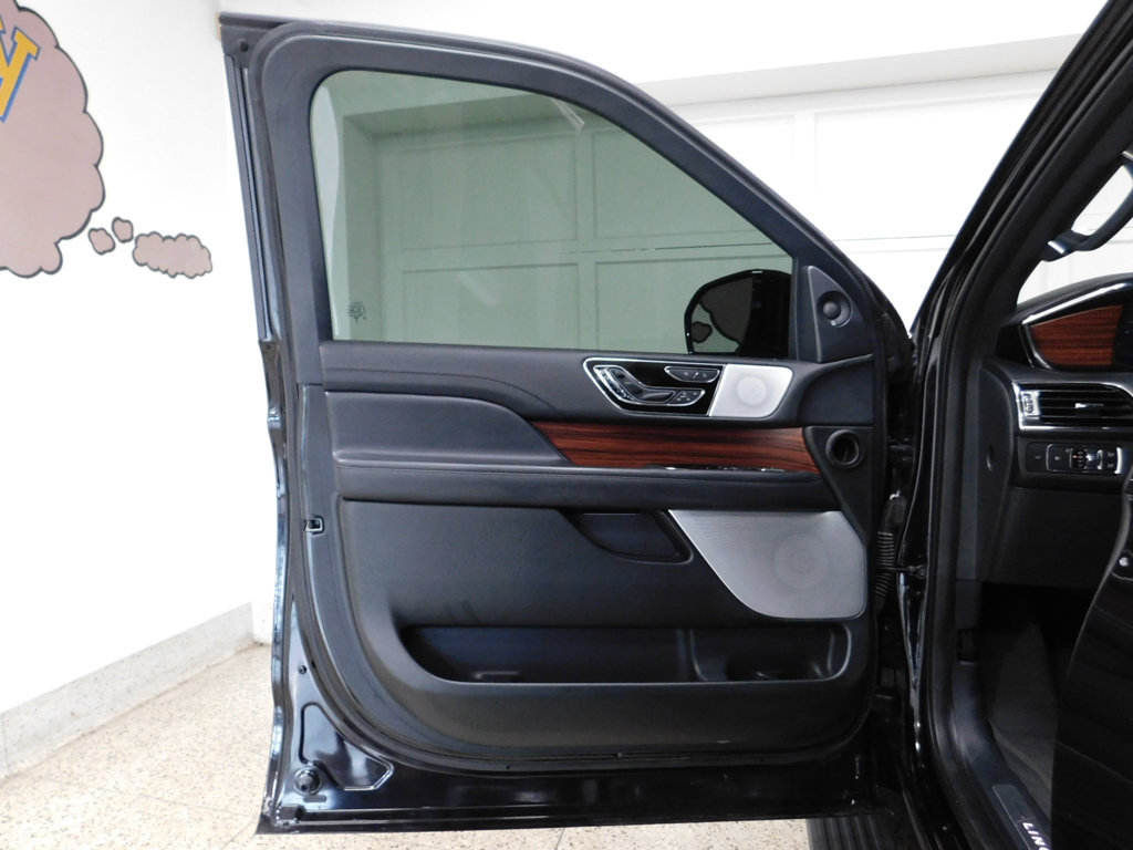 Used 2024 Lincoln Navigator Reserve w/ Equipment Group 201A AWD/4WD image 25