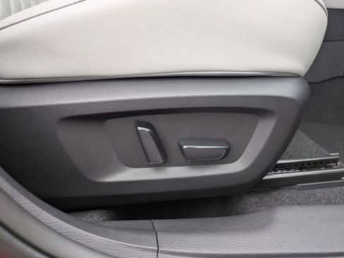 New 2025 Mitsubishi Outlander SEL image 37