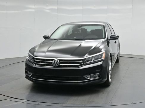 Used 2016 Volkswagen Passat 3.6 SEL Premium image 53