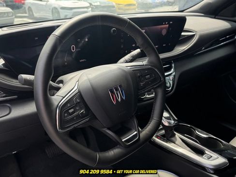 Used 2025 Buick Envista Sport Touring w/ Convenience I Package FWD image 10