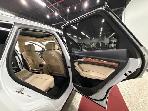 Used 2021 Audi Q5 Prestige w/ Prestige Package AWD/4WD image 33