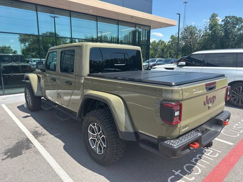 Used 2025 Jeep Gladiator Mojave AWD/4WD image 2
